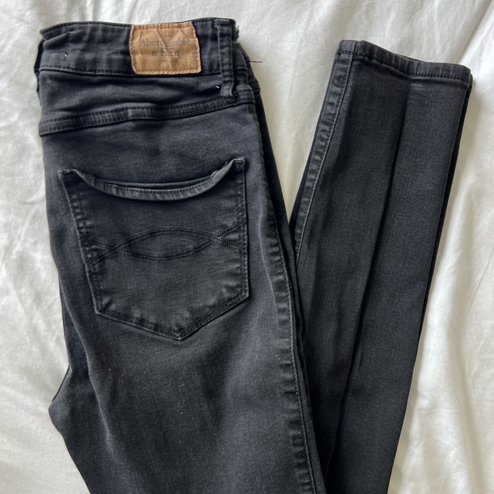 abercrombie & fitch ripped black skinny jeans